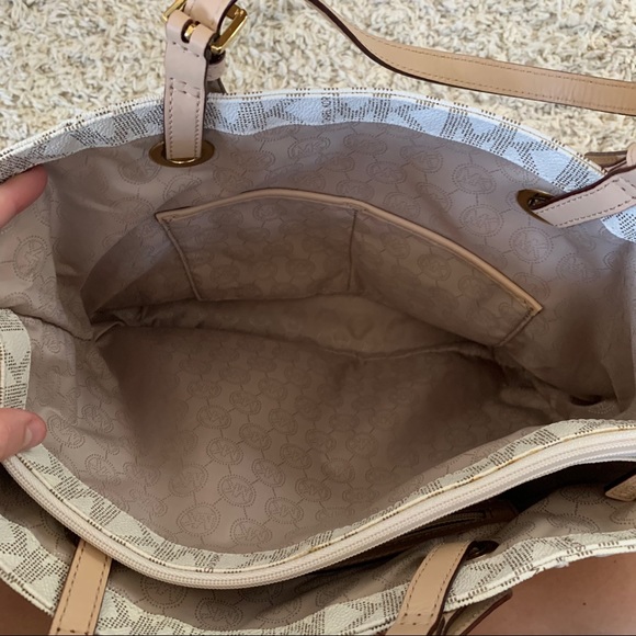 Michael kors purse